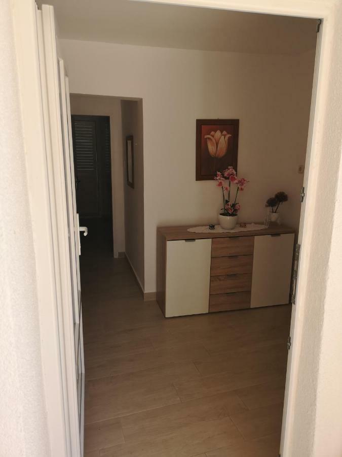 Apartments Milevcic Jelsa  Exterior foto